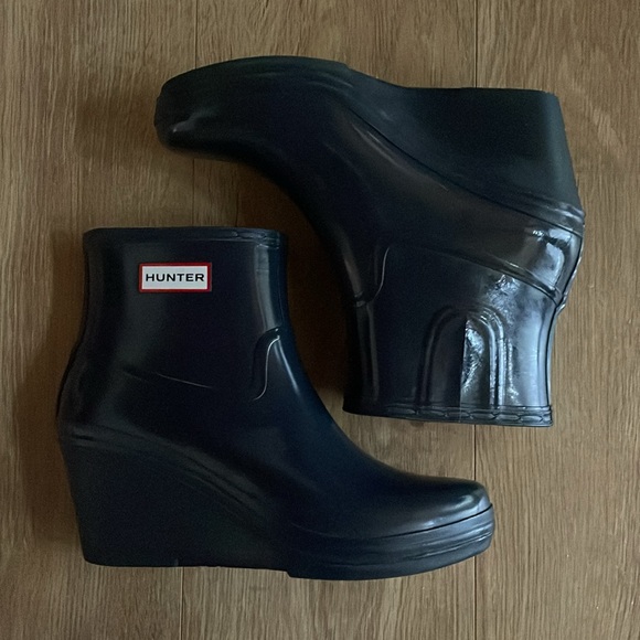 *SALE* Hunter Aston Gloss Wedge Rain Boots - Picture 2 of 8